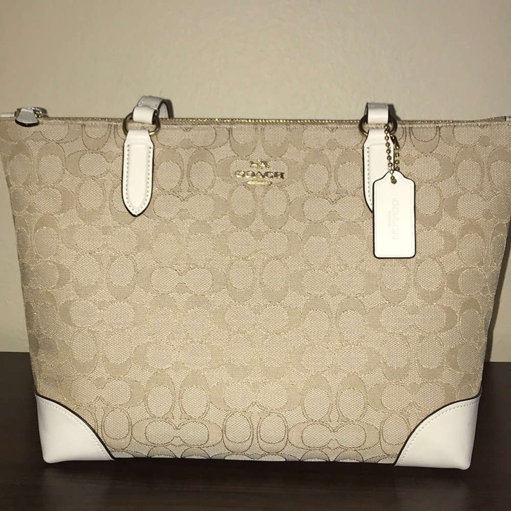 Beautiful Coach Tote Bag 💕
